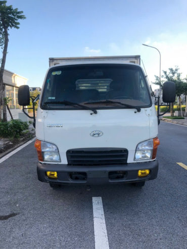 BÁN XE HYUNDAI N250 -THÙNG KÍN - MÀU TRẮNG – NĂM 2018