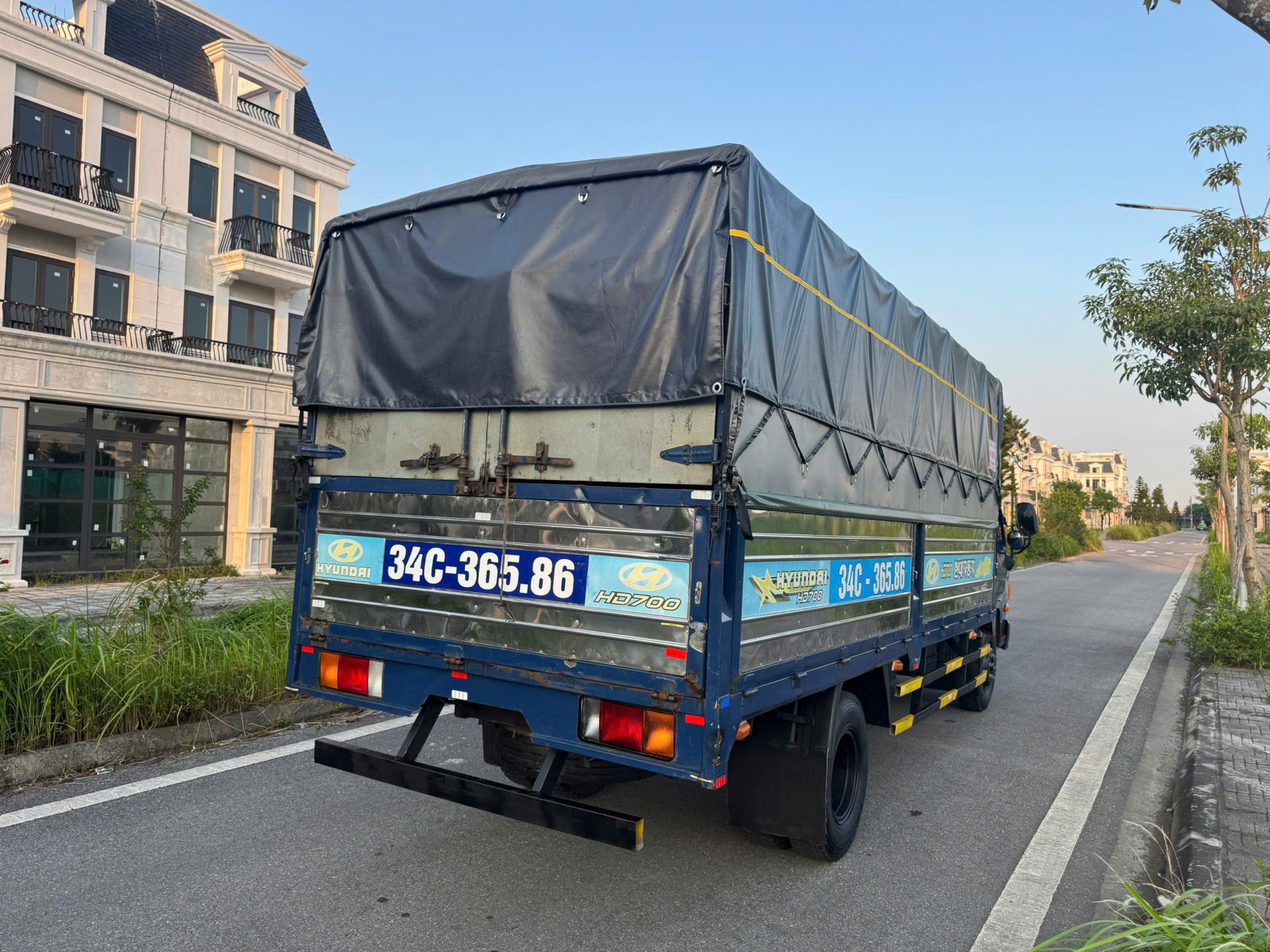 BÁN XE NEW MIGHTY -THÙNG MUI BẠT - MÀU XANH – NĂM 2016 - Ảnh 8